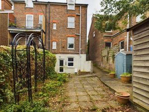 Rear elevation - click for photo gallery